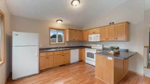 833 19th Ave N, Saint Cloud, MN 56303 photo 9