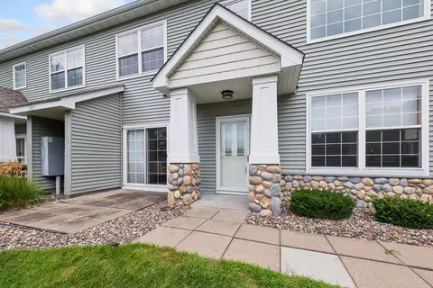 3615 Lawndale Ln N #32, Plymouth, MN 55446