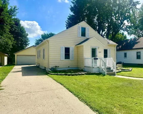 1612 East Ave, Worthington, MN 56187