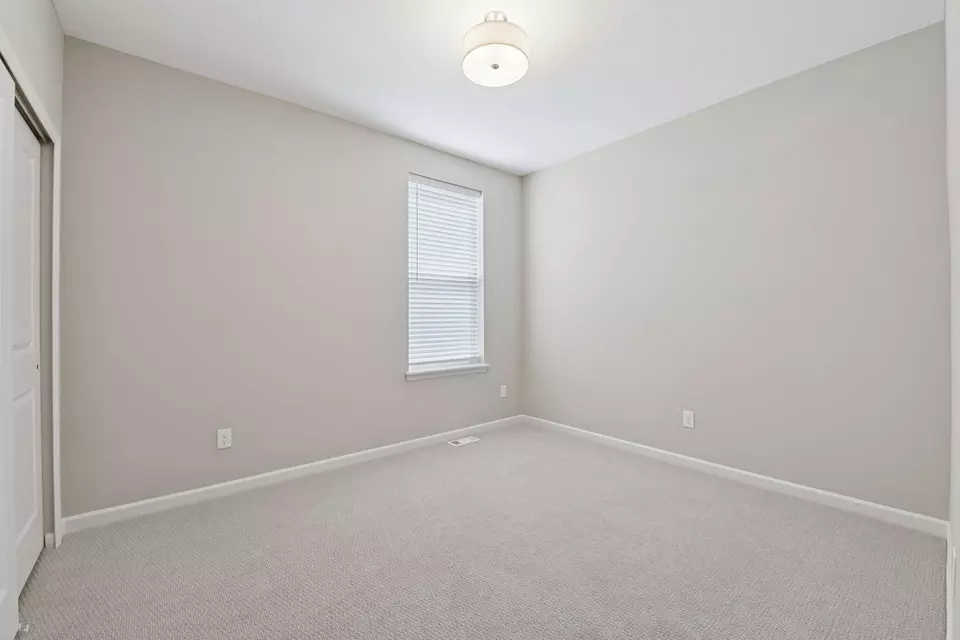 Bedroom - 1095 Moers Dr, Chaska, MN 55318 photo 4 of 8