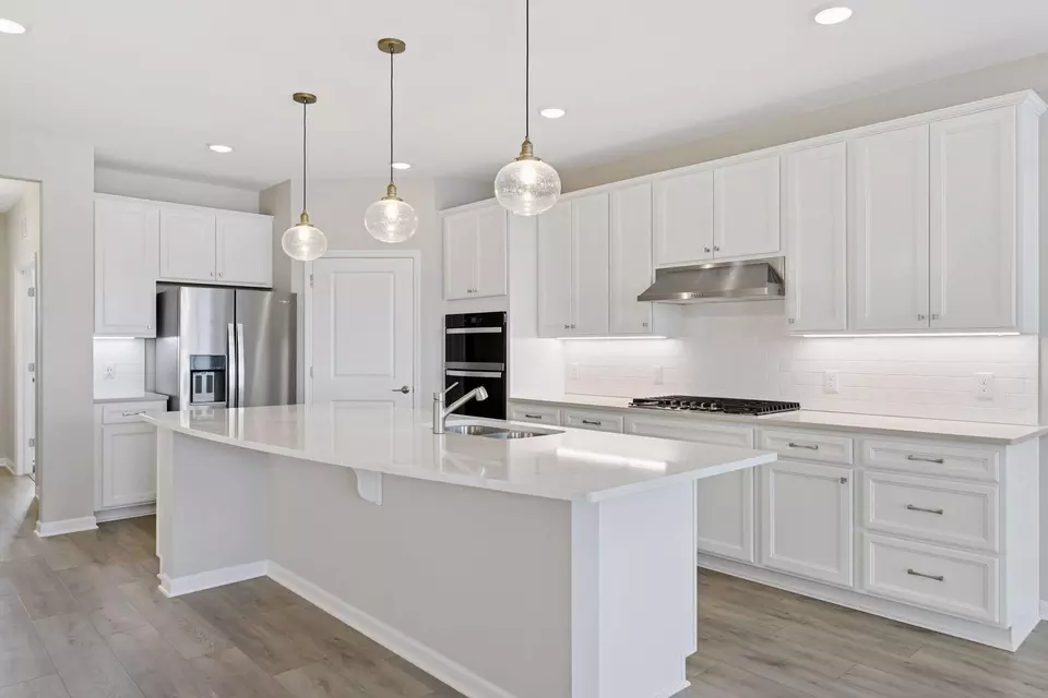 Kitchen - 1095 Moers Dr, Chaska, MN 55318 photo 5 of 11