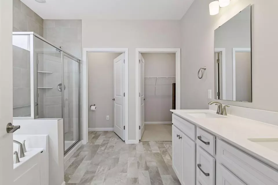 Bath - 1095 Moers Dr, Chaska, MN 55318 photo 2 of 5