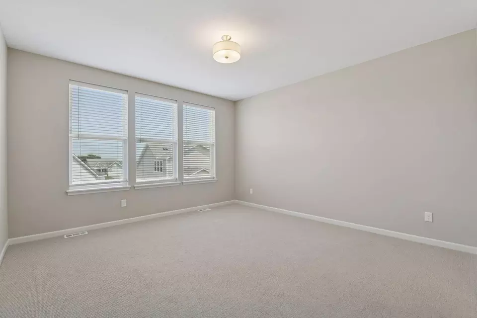 Bedroom - 1095 Moers Dr, Chaska, MN 55318 photo 5 of 8