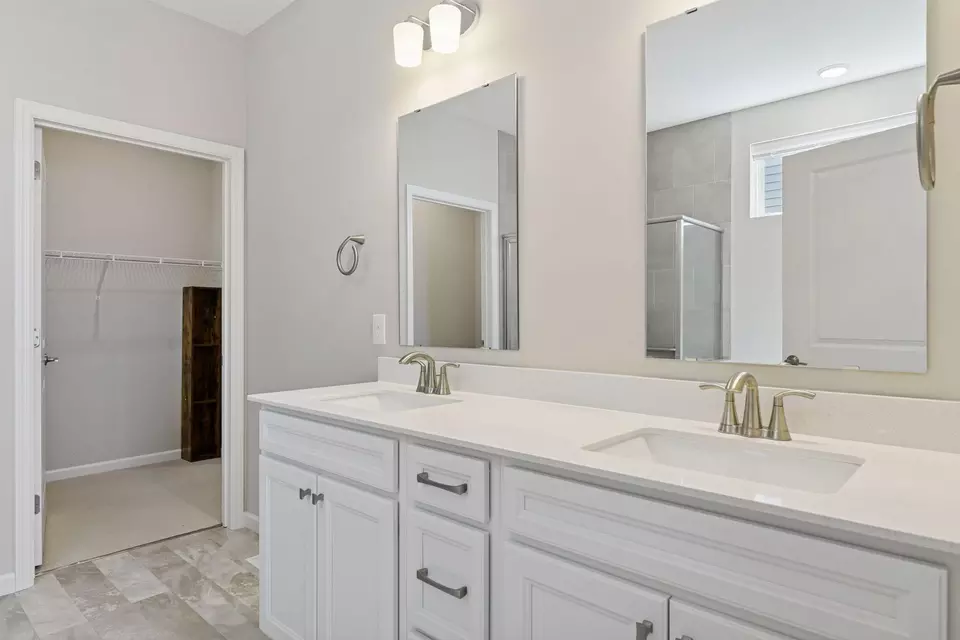 Bath - 1095 Moers Dr, Chaska, MN 55318 photo 3 of 5