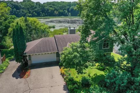 2755 Halstead Ln, Mound, MN 55364