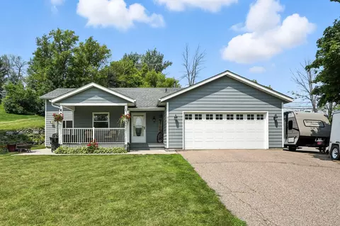 513 Lewis Ave N, Watertown, MN 55388
