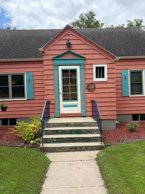 213 Cherry St NW, Bertha, MN 56437