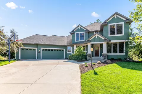 11388 Avery Dr, Inver Grove Heights, MN 55077