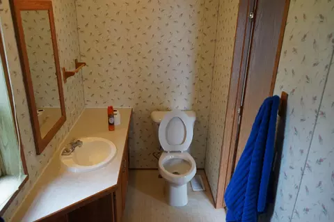 Bath - 47 Coban Dr, Duluth, MN 55808 photo 2 of 3