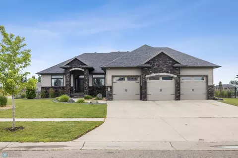 824 48th Ave W, West Fargo, ND 58078