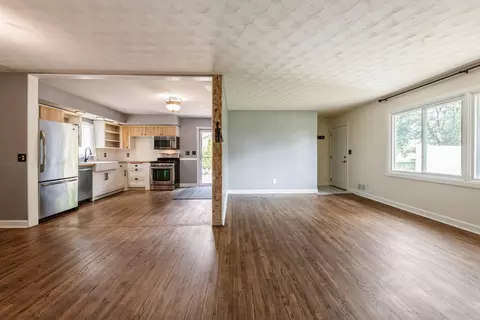 2079 Shale Ln, Eagan, MN 55122 photo 3