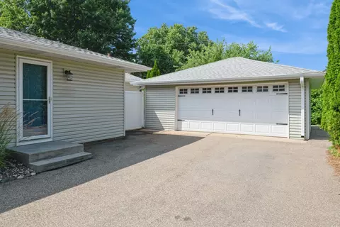 2079 Shale Ln, Eagan, MN 55122 photo 29