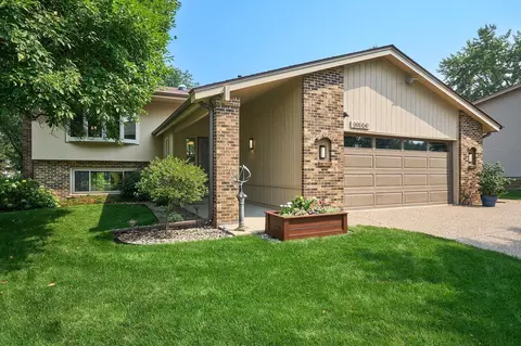 10550 Maryland Cir S, Bloomington, MN 55438