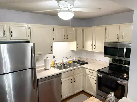 1800 Riverwood Dr #110, Burnsville, MN 55337