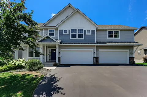 19731 Holloway Ln, Lakeville, MN 55044