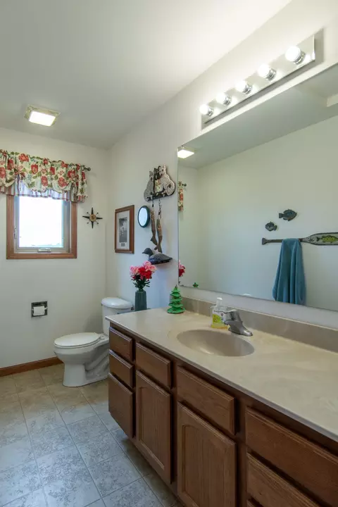 Bath - 1900 White Cloud Dr E, Isle, MN 56342 photo 2 of 4