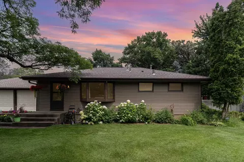 3700 Sunset Rd N, Brooklyn Park, MN 55443