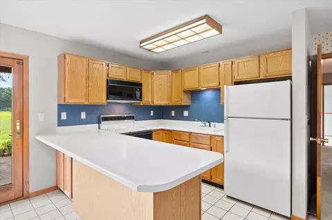 Kitchen - 11343 Edgewood Ave N, Champlin, MN 55316 photo 6 of 7