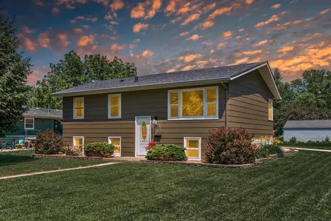 1721 14th St E, Glencoe, MN 55336