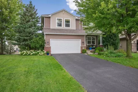 1823 Red Oak Rdg, Carver, MN 55315