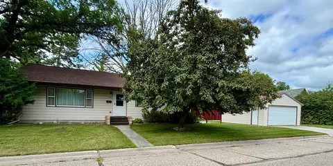 722 Kendall Ave S, Thief River Falls, MN 56701
