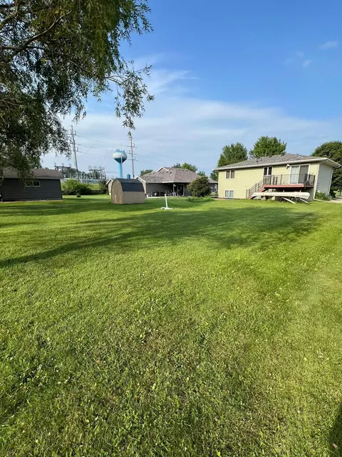 320 8th St SW, Plainview, MN 55964 photo 5