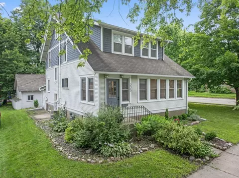 225 4th Ave SW, Faribault, MN 55021