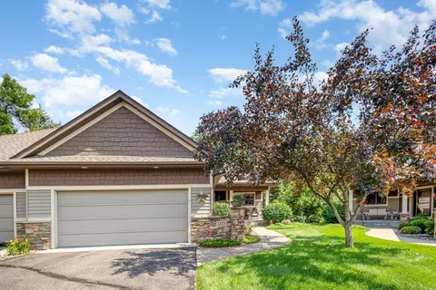 1323 Holly Ave N, Oakdale, MN 55128