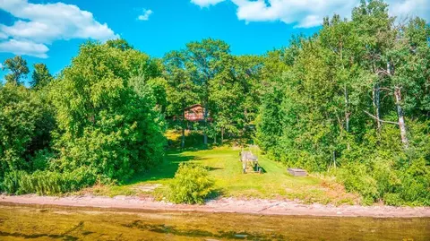 41185 Winnie Dr, Deer River, MN 56636