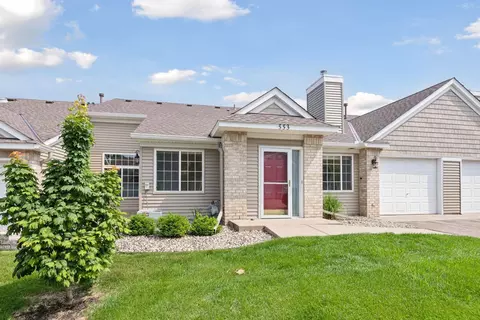 553 Mission Hills Dr, Chanhassen, MN 55317