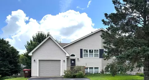 2851 Hillvale Ct, Oakdale, MN 55128