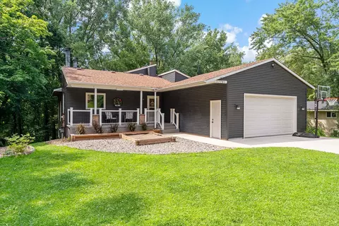 17781 Jamaica Cir, Lakeville, MN 55044
