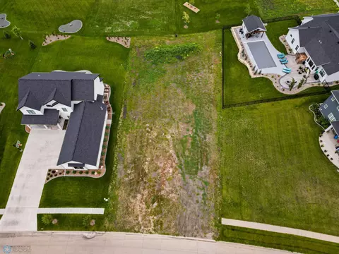 2408 Mcleod Dr E, West Fargo, ND 58078
