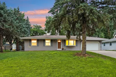 1188 Tyler St S, Shakopee, MN 55379
