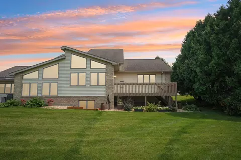 13010 Mulligan Ct, Lindstrom, MN 55045