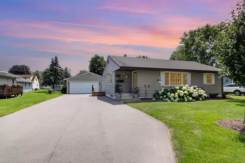 28 Spruce St, Farmington, MN 55024