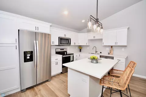 Kitchen - 2391 Eagle Valley Dr S, Fargo, ND 58104 photo 5 of 8