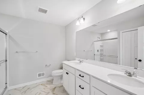 Bath - 23150 Willow Dr, Rogers, MN 55374 photo 1 of 3