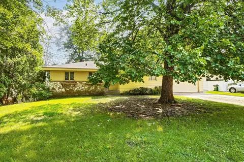 563 23rd Ave NW, New Brighton, MN 55112