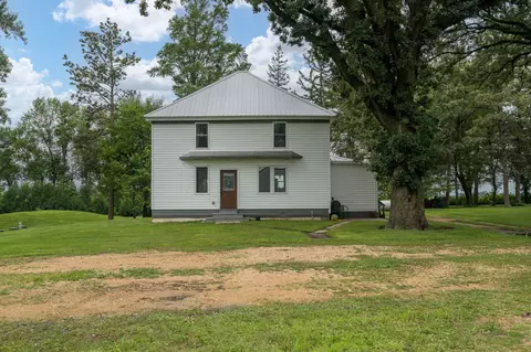 1600 260th Ave, Minnesota Lake, MN 56068