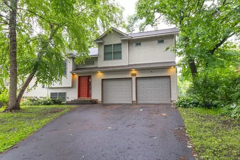 659 Goodview Ave N, Oakdale, MN 55128