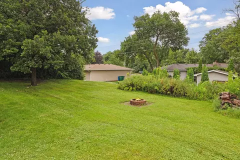 Exterior - 1824 Turquoise Trl, Eagan, MN 55122 photo 4 of 8