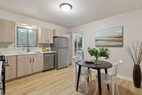 Kitchen - 1824 Turquoise Trl, Eagan, MN 55122 photo 5 of 5