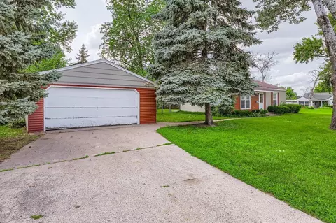 Exterior - 10000 3rd Ave S, Bloomington, MN 55420 photo 2 of 4