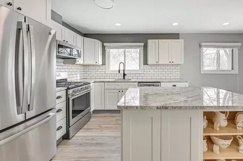 110 W Eagle Lake Dr, Maple Grove, MN 55369