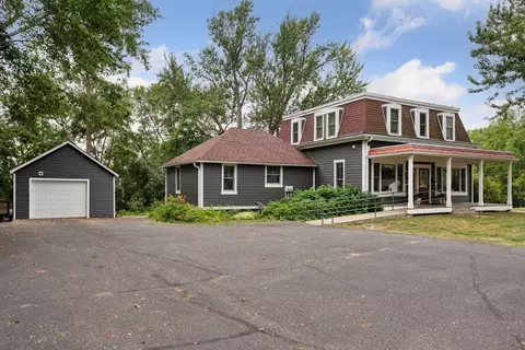114 E 6th St, New Richmond, WI 54017
