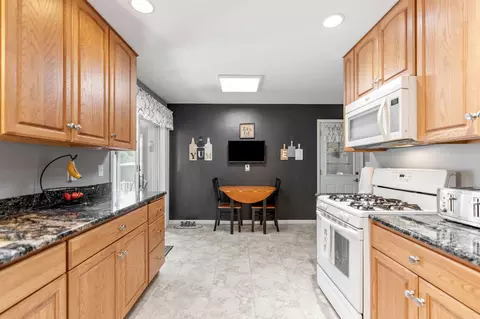 2240 Baker Trl, Faribault, MN 55021 photo 11
