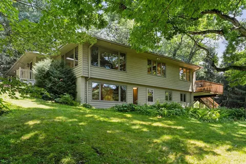 102 W Kraft Rd, West Saint Paul, MN 55118