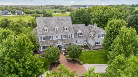 131 Primrose Ln, Medina, MN 55340