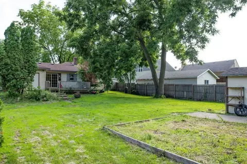 Exterior - 1122 6th St NW, Faribault, MN 55021 photo 3 of 5